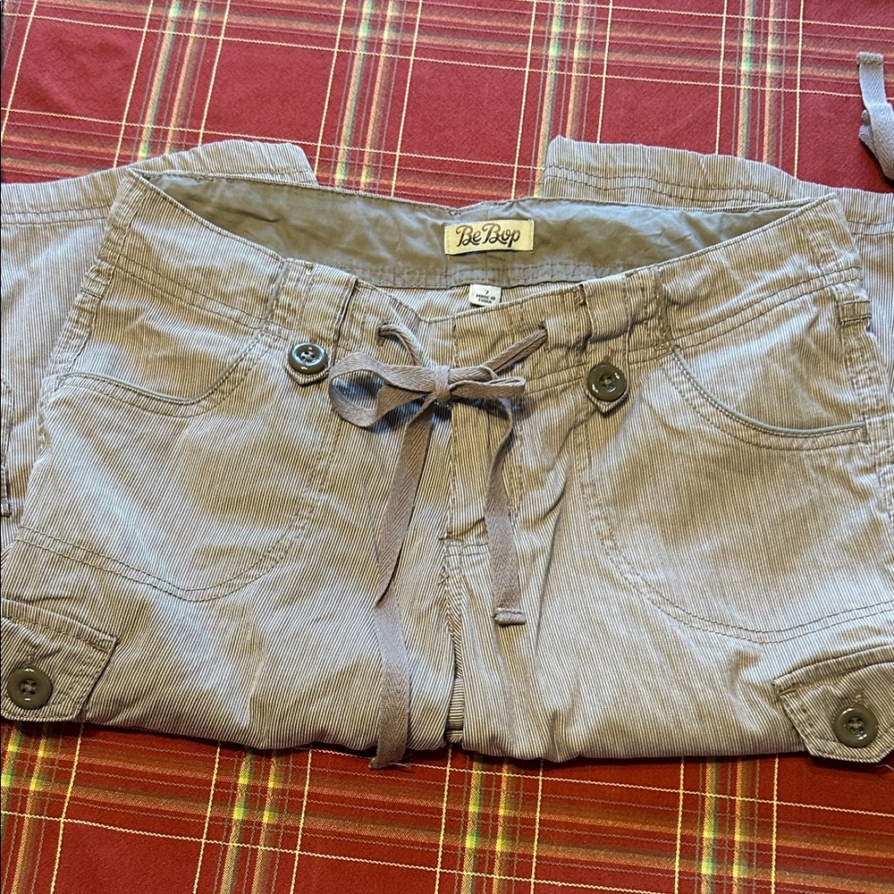 Vintage Be Bop Cargo Capri Womenโs 7 Pocket Pants Sz 7 25+ years EUC - Picture 1 of 11